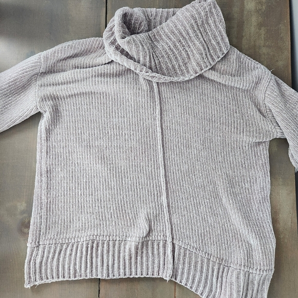 Jones New York Grey Velour Cowl Neck Sweater — Size Small - Picture 3 of 5